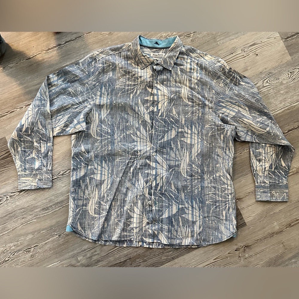 Men’s Tommy Bahama shirt